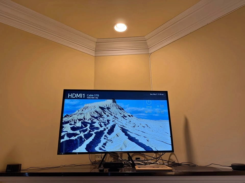 Samsung 50” Flat Screen TV w/ Remote