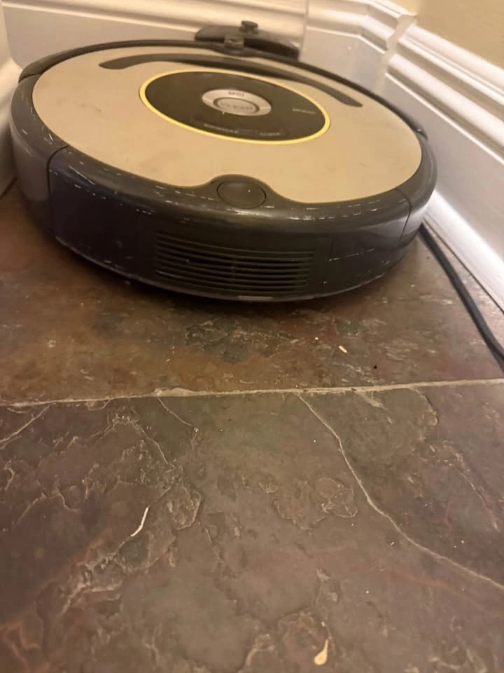 Roomba Robot Vacuum - photo 2