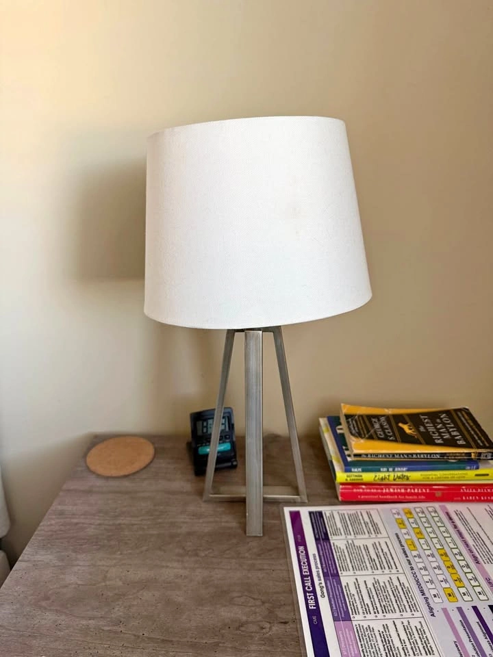 Set of 2 Modern Bedside Table Lamps – Great Condition