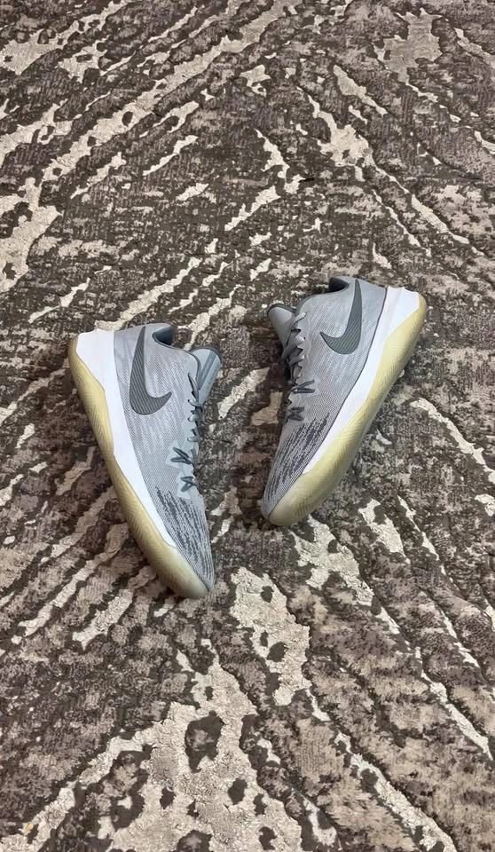 Grey Nike Zoom Evidence 2