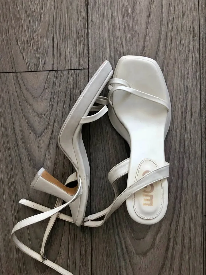 Super Cute EGO "Cicely" White Strappy Platform Heels. Size 9