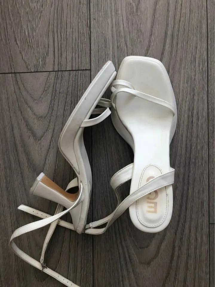 Super Cute EGO "Cicely" White Strappy Platform Heels. Size 9 - photo 3