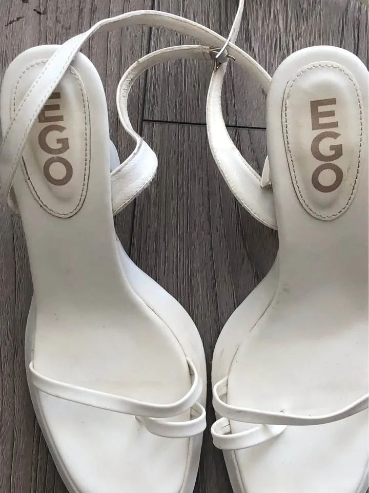 Super Cute EGO "Cicely" White Strappy Platform Heels. Size 9 - photo 4