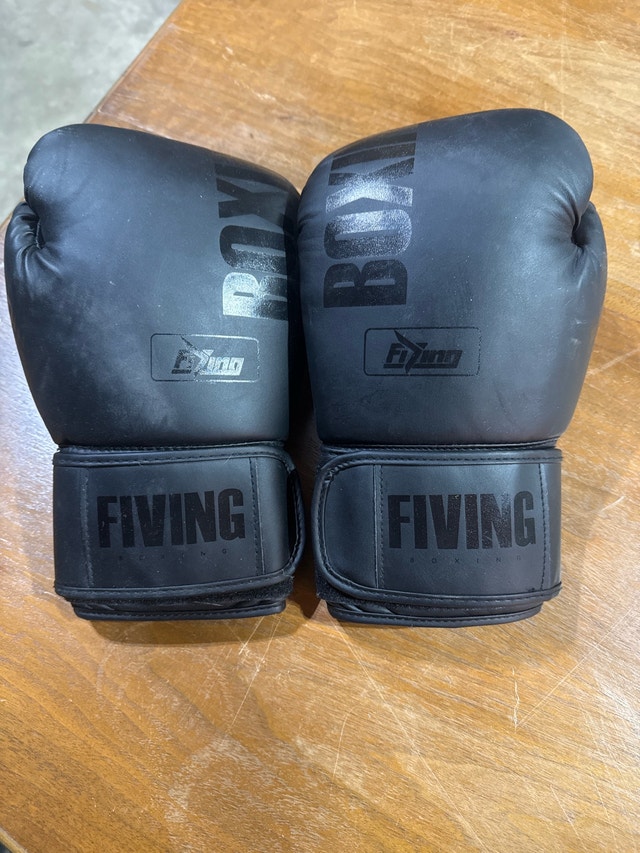 Fiving Boxing Gloves