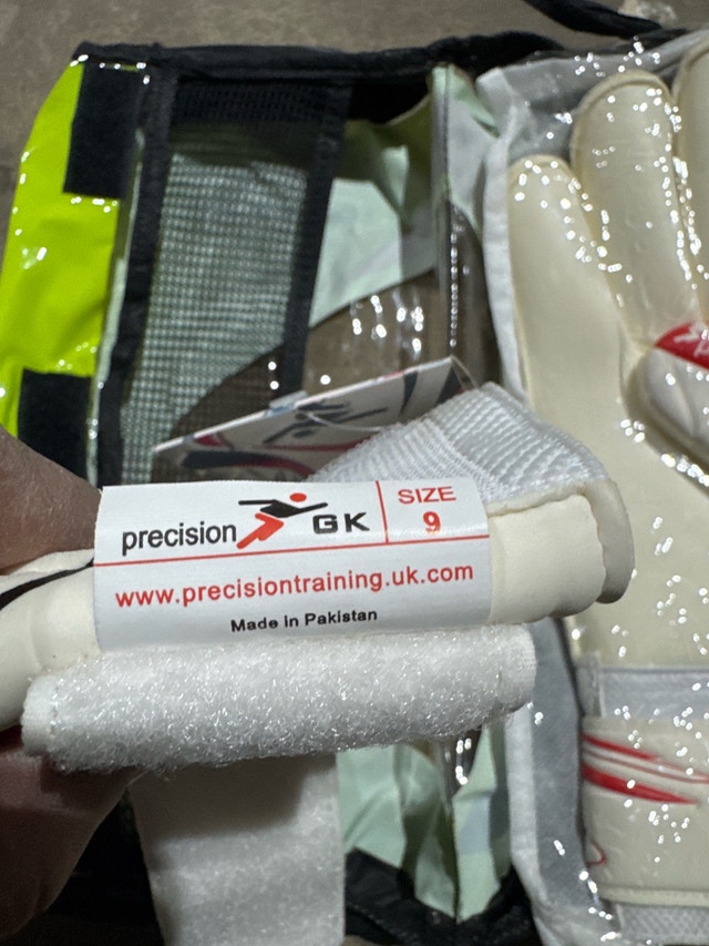 Precision GK Gloves Size 9 - photo 3