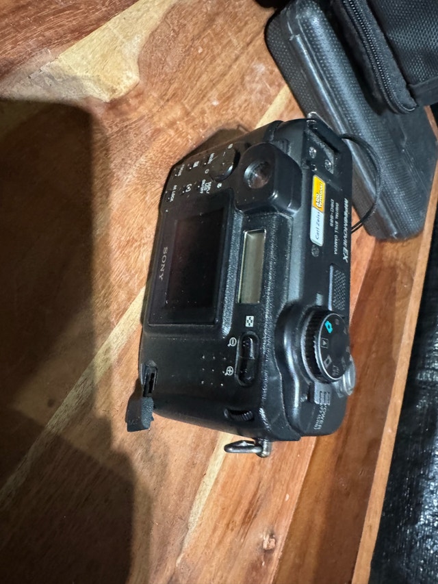 Sony DSC-S85 Digital Camera - photo 2