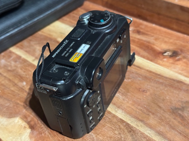 Sony DSC-S85 Digital Camera - photo 3