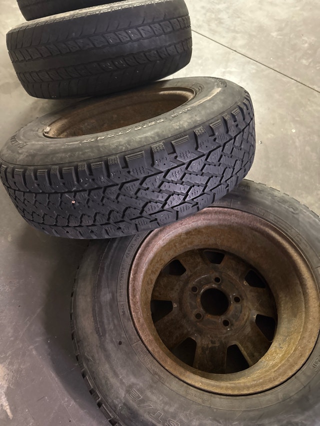 Tires P215/75R15 - photo 2