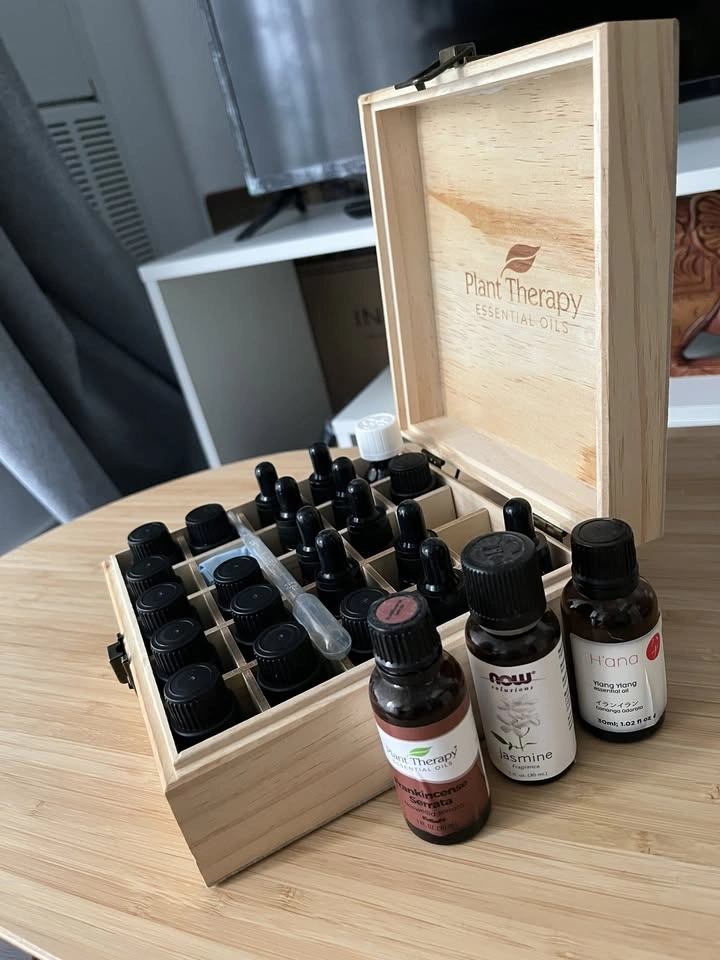 Aromatherapy Diffuser, Wooden Box & New Oil Bottles - photo 2