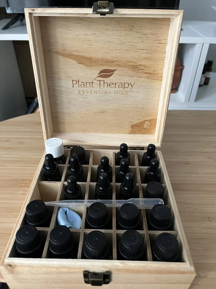 Aromatherapy Diffuser, Wooden Box & New Oil Bottles - photo 4