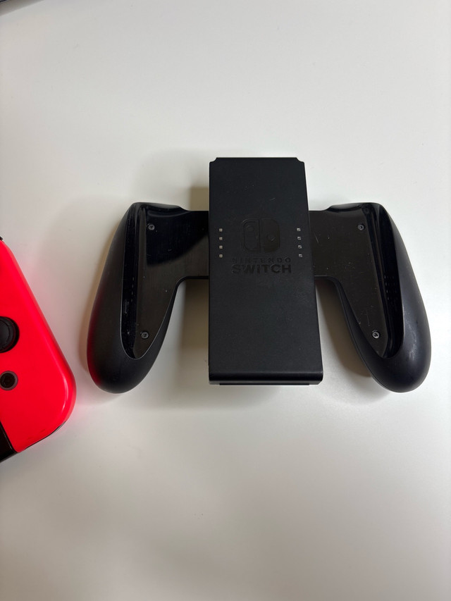Nintendo Switch - photo 2