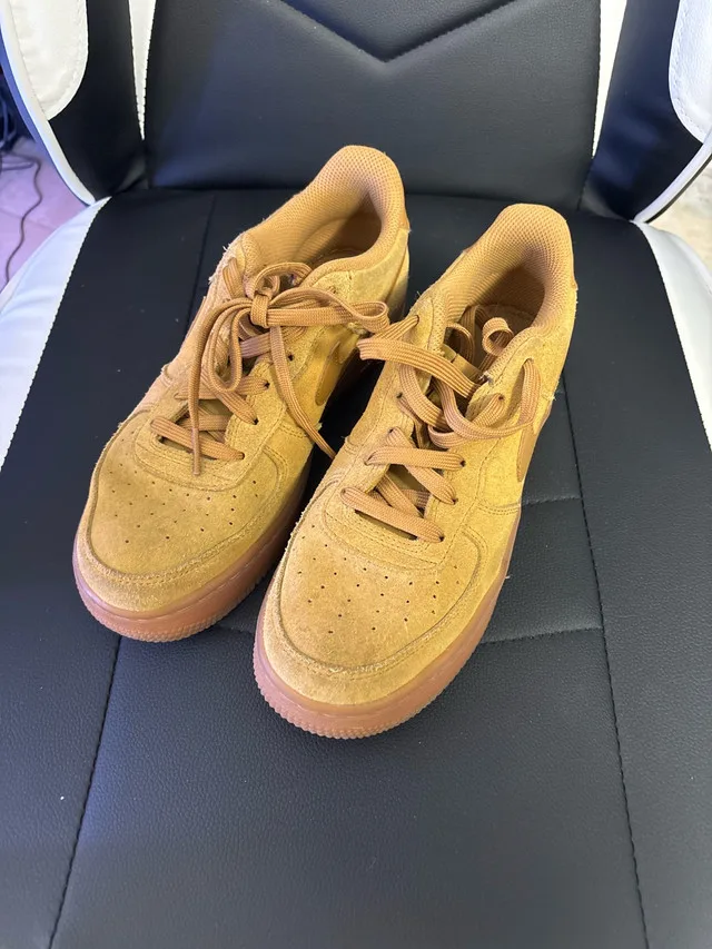 Air force one Low Wheat Size 5.5Y thumbnail