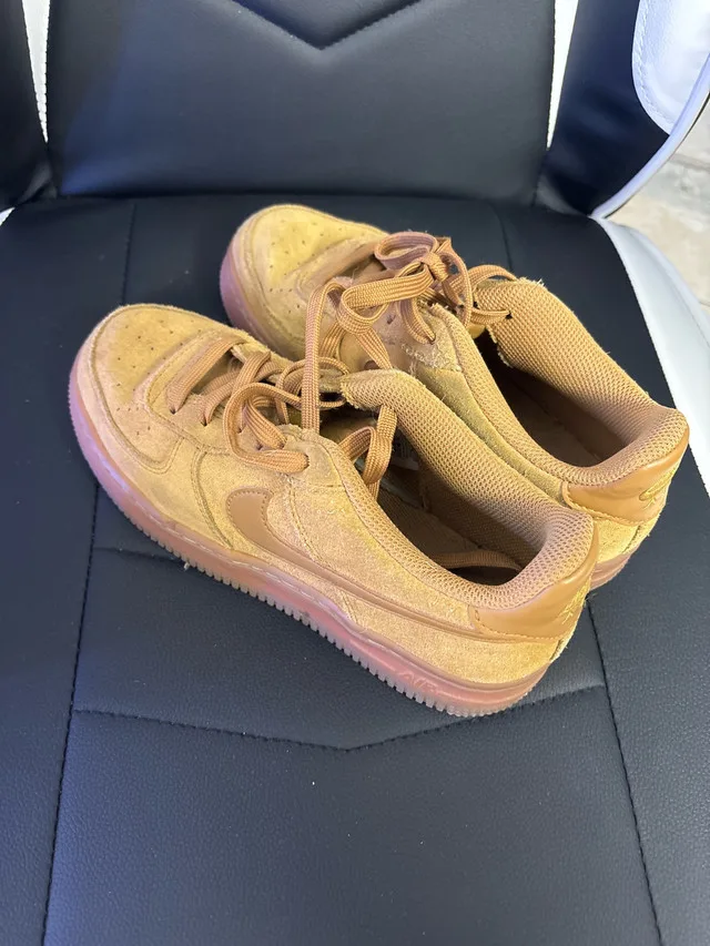 Air force one Low Wheat Size 5.5Y image indicator(2)