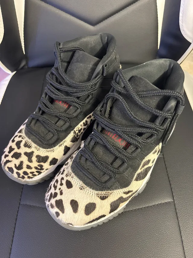 Air Jordan Size 7Y thumbnail