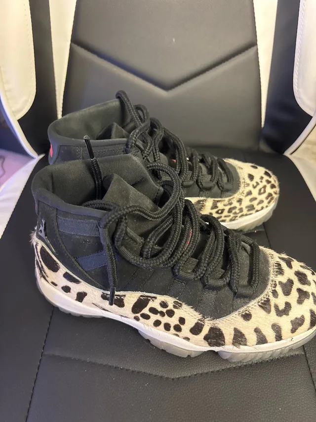 Air Jordan Size 7Y image indicator(3)