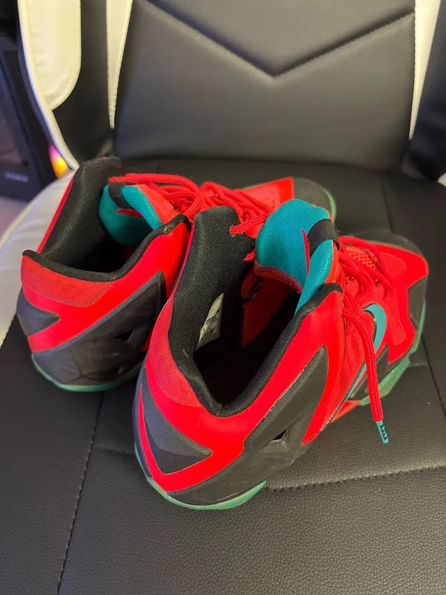 Nike Lebron XI Elite Hero Series Size 6Y image indicator(2)