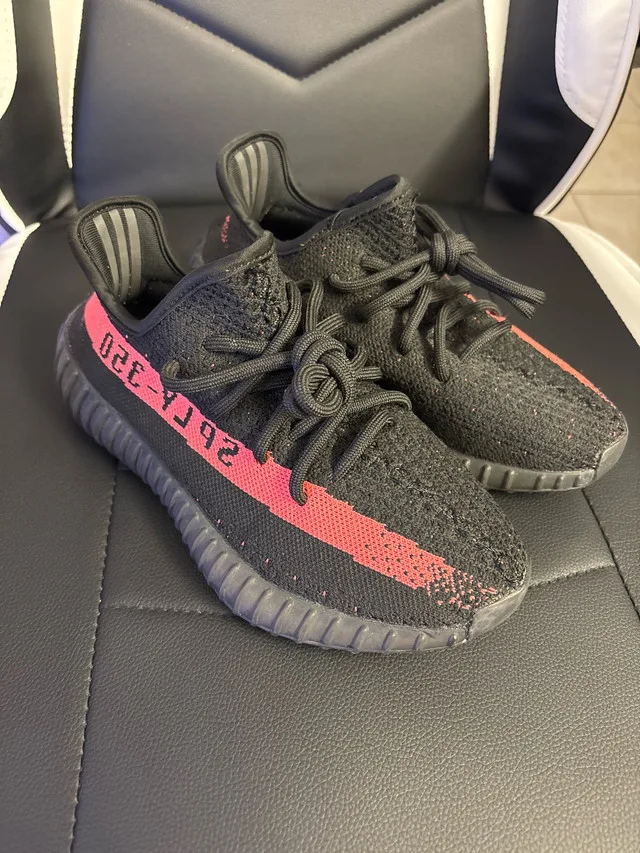 Adidas Yeezy Boost 350 V2 “Bred” (Black/Red) thumbnail