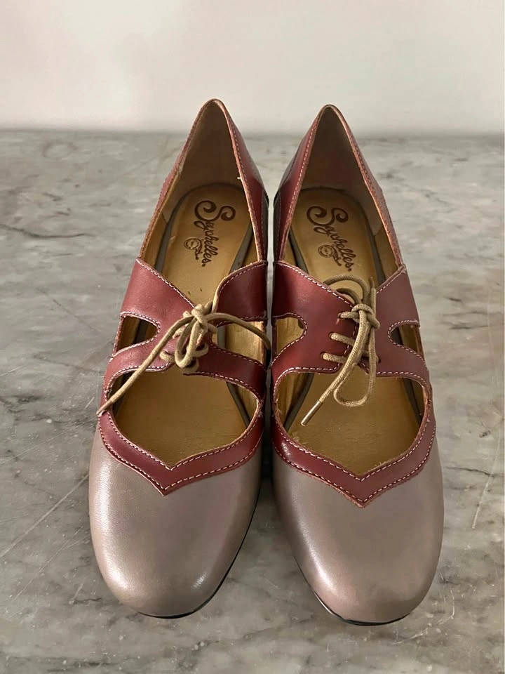 Seychelles Two Tone Leather Women’s Heels (9 1/2)