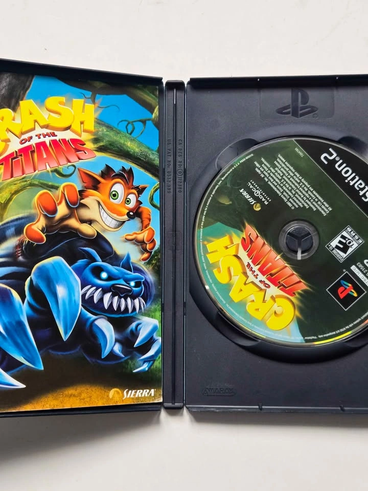 Crash of the Titans Playstation 2 - photo 3