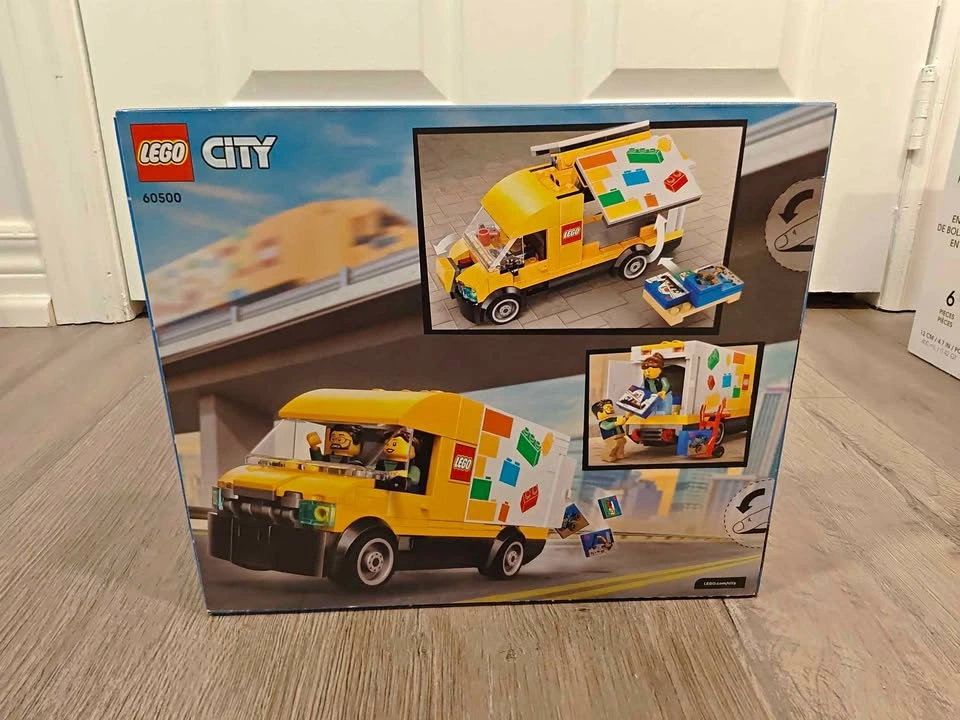 BNIB LEGO City 60500 The Lego Van - photo 2