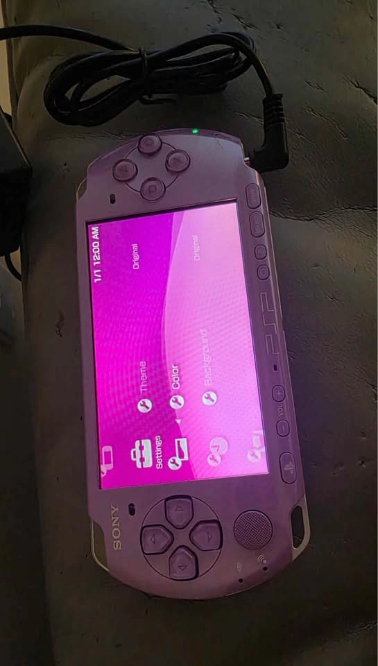 !RARE! PSP Lilac/ Lavender (Hannah Montana Edition) - photo 3
