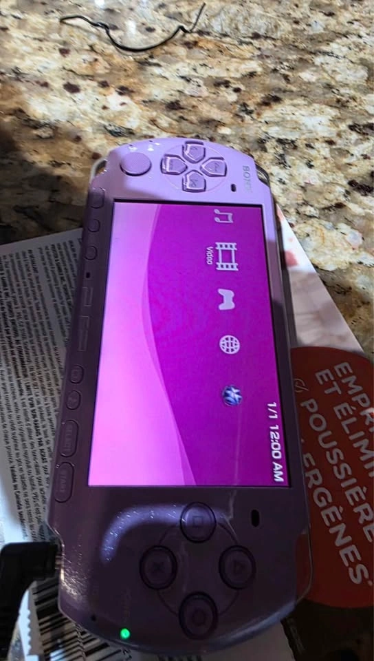 !RARE! PSP Lilac/ Lavender (Hannah Montana Edition) - photo 4