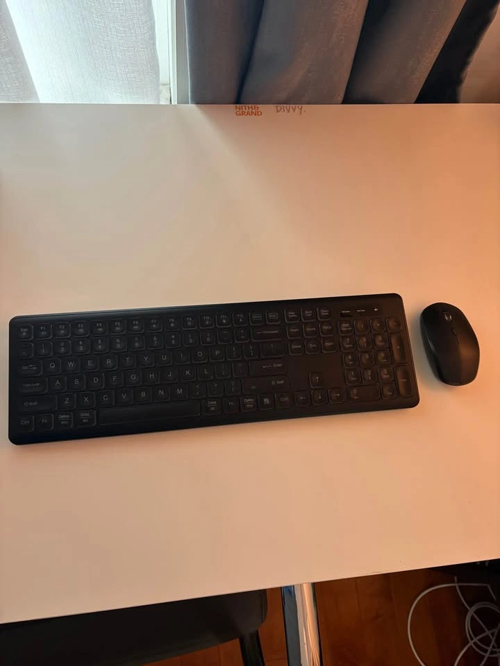 Full Desk and Chair Set Up - photo 4