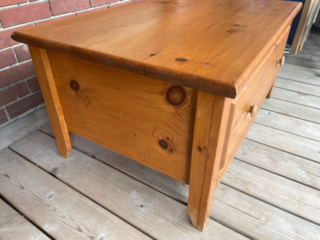 Solid Wood Coffee Table with Storage Drawer – Leslieville - photo 2