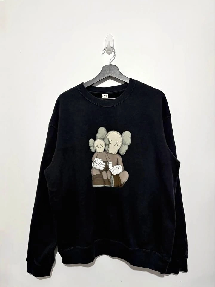 Uniqlo UT KAWS Sweatshirt - Size Large
