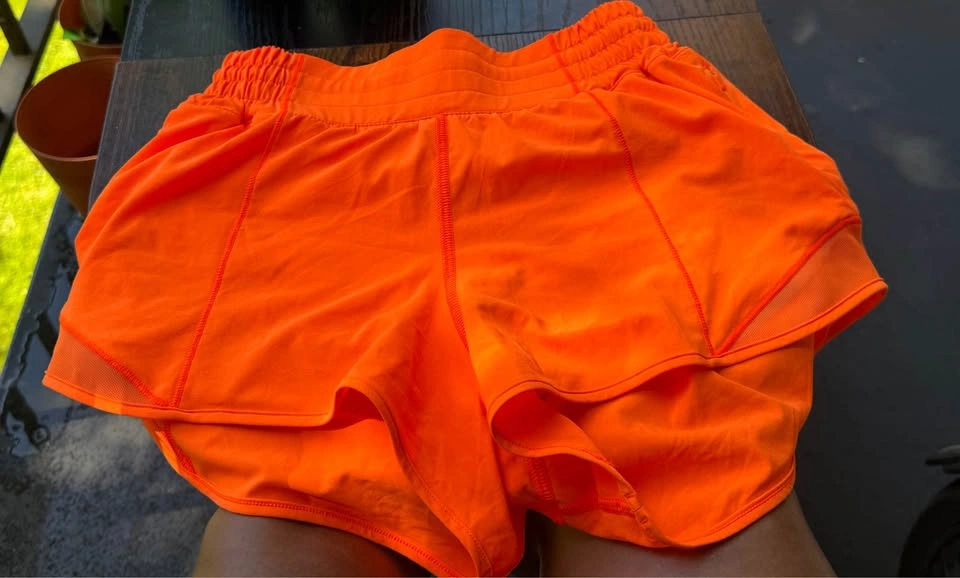 Lululemon Shorts Size 4 - photo 3