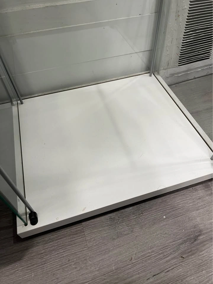 IKEA DETOLF Display Cabinet (3 available) - White - photo 5