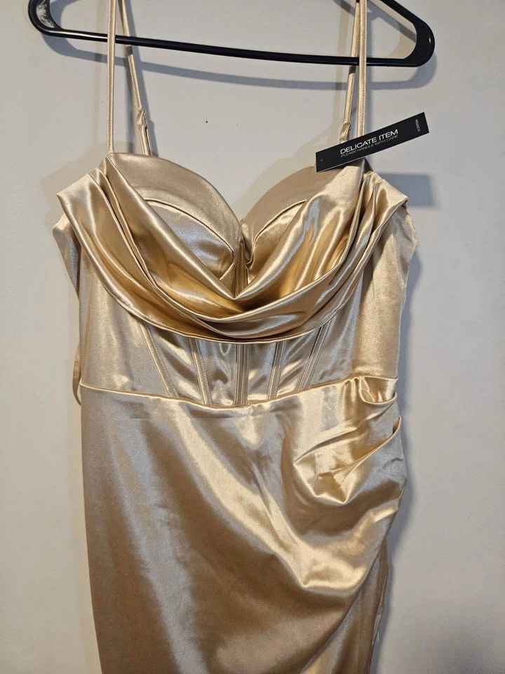 Prom Dresses - photo 2