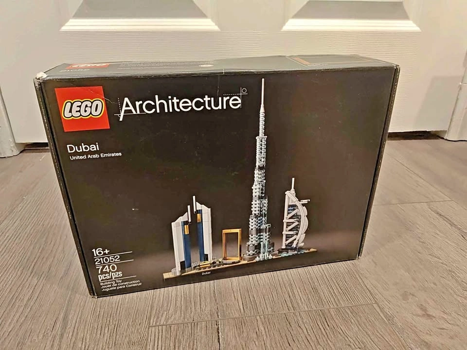 BNIB LEGO Architecture 21052 Dubai
