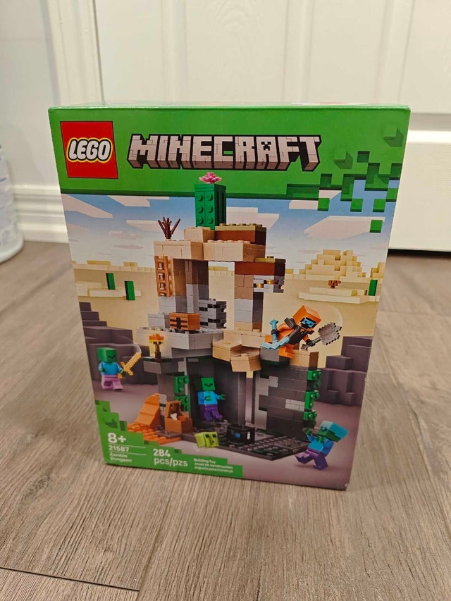 BNIB LEGO Minecraft 21587 Zombie Dungeon