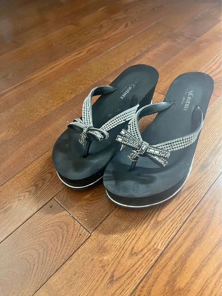 Juicy Couture Rhinestone Bow Platform Flip Flops