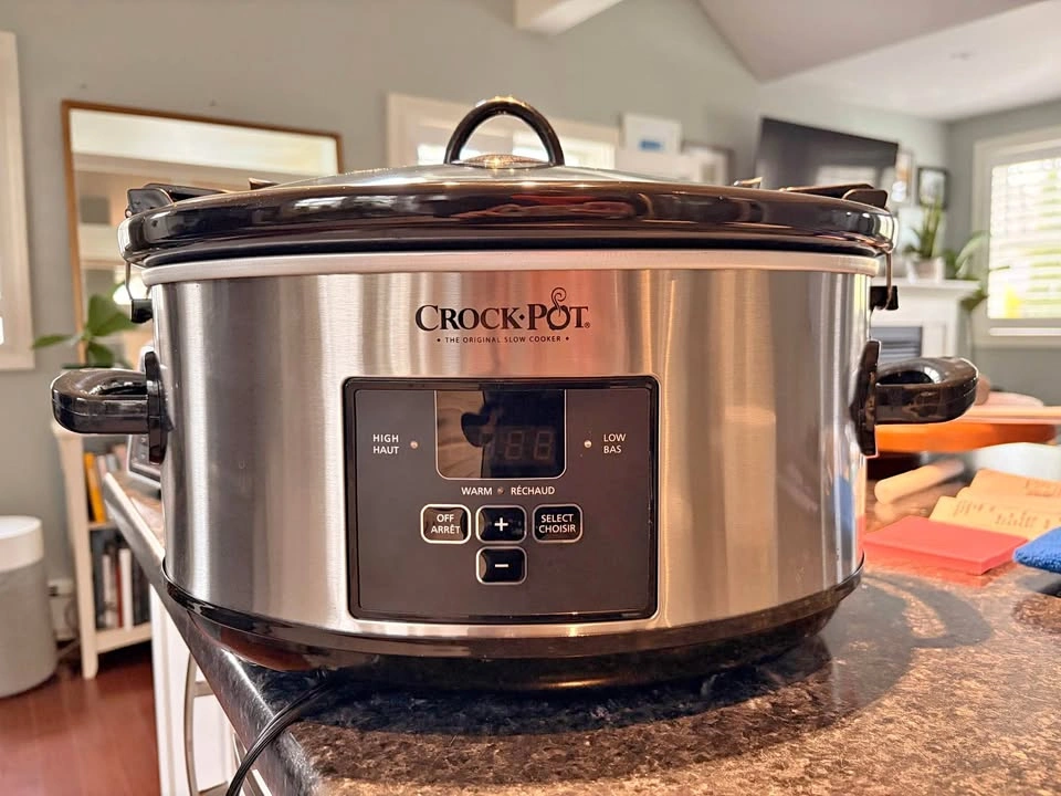 Crock Pot Programmable Slow Cooker with Travel Lid, 7-qt