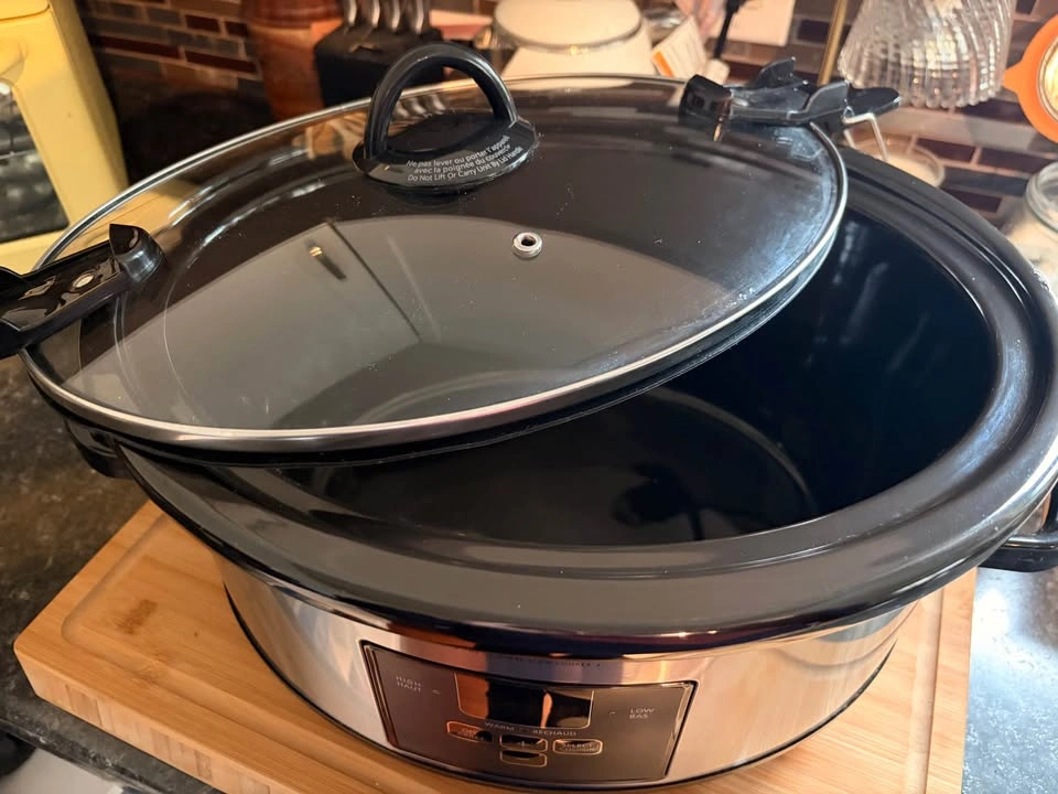 Crock Pot Programmable Slow Cooker with Travel Lid, 7-qt - photo 2
