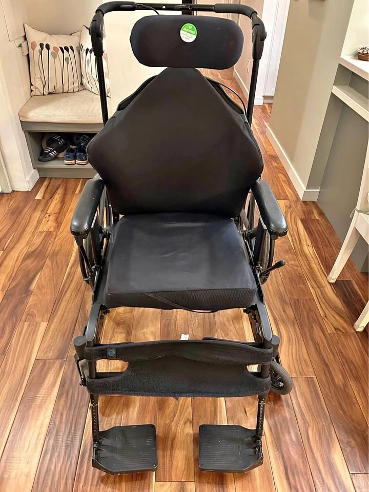 Large Manual Tilt Chair