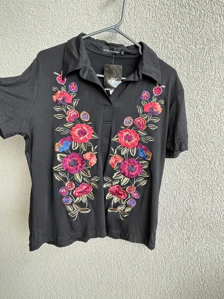 Black Embroidered Floral Polo Top, Size US XL, Boho Stretch Shir