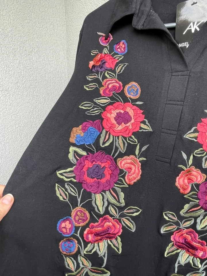 Black Embroidered Floral Polo Top, Size US XL, Boho Stretch Shir - photo 2