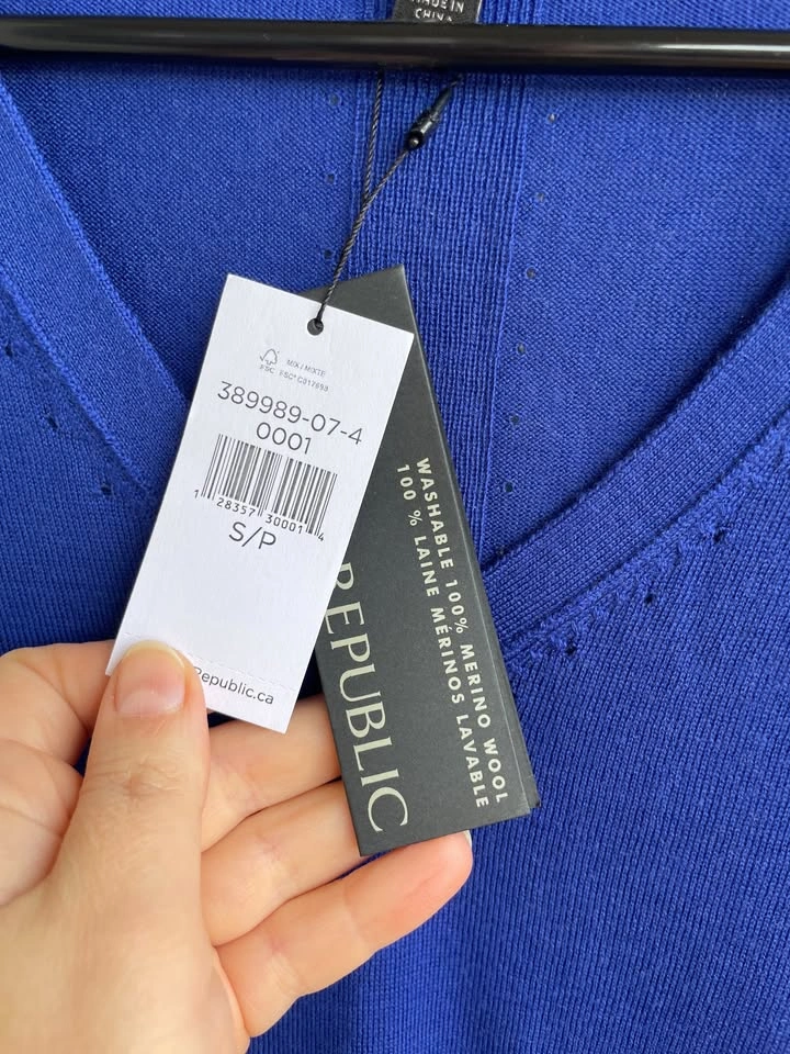 NWT Banana Republic Blue Merino Wool V-Neck Sweater Knit, Size S - photo 4