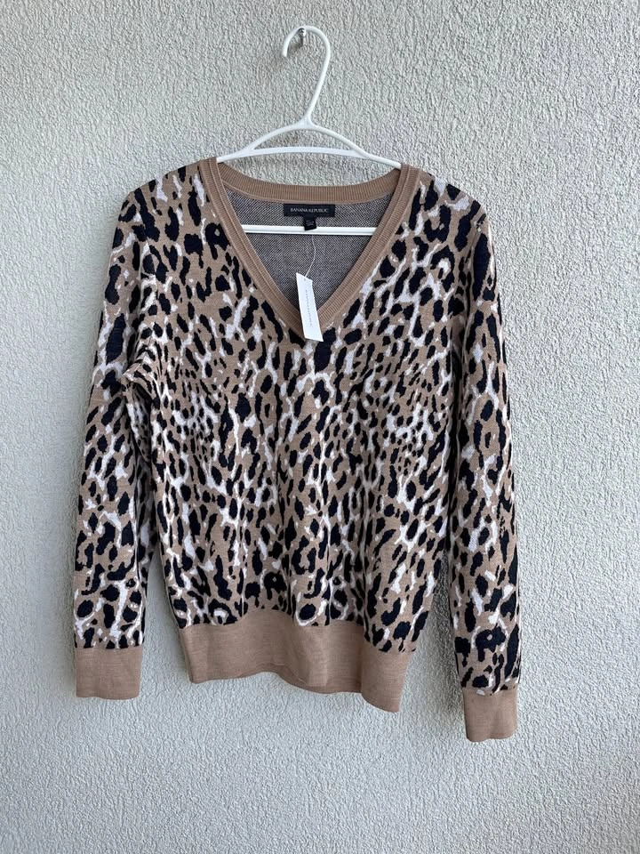NWT Banana Republic Leopard Print Merino Wool Sweater V-Neck, Si