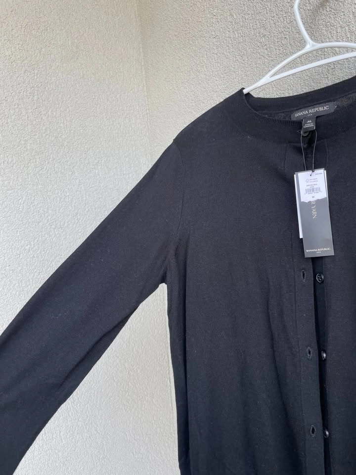 NWT Banana Republic Black Cardigan Button Front, Size M - photo 3