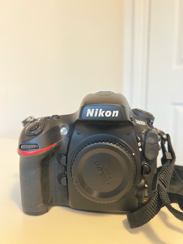 Nikon D800E DSLR 36.3 MP