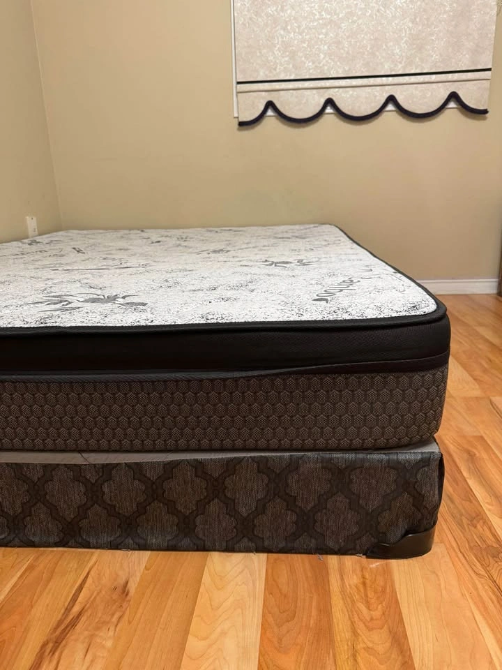 Queen Size Bamboo Mattress & Bed Box - photo 3