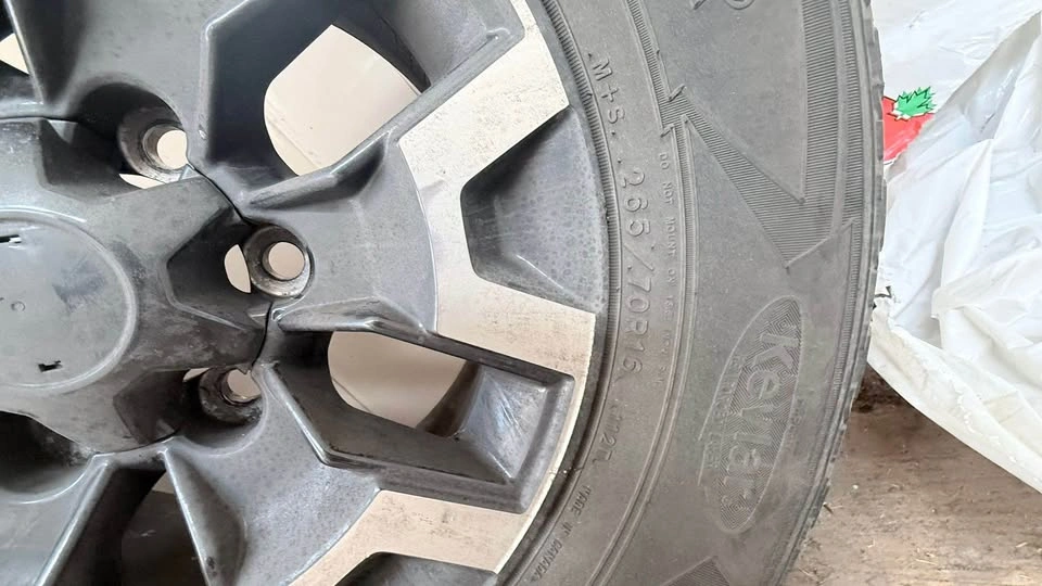 Toyota Tacoma 16 inch OEM wheels with tires - photo 5