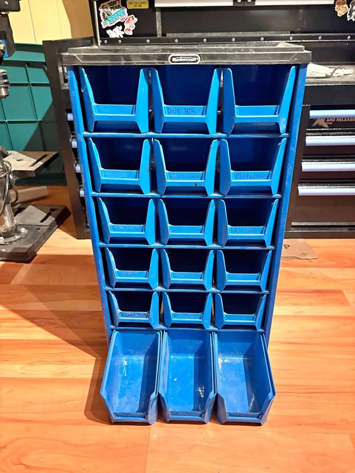 Plastic Tub Bolt Organizer