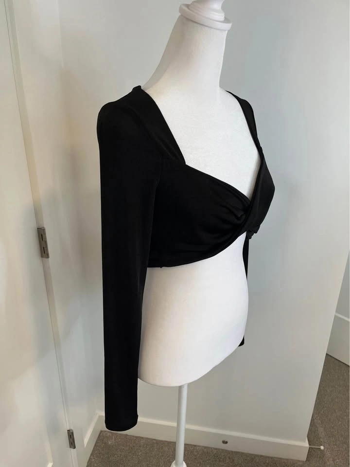 GARAGE Black Shimmer Twist-Front Long Sleeve Crop - Size M - photo 4