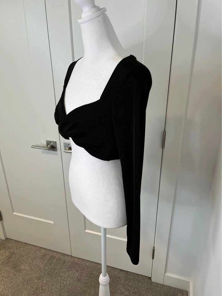 GARAGE Black Shimmer Twist-Front Long Sleeve Crop - Size M - photo 5