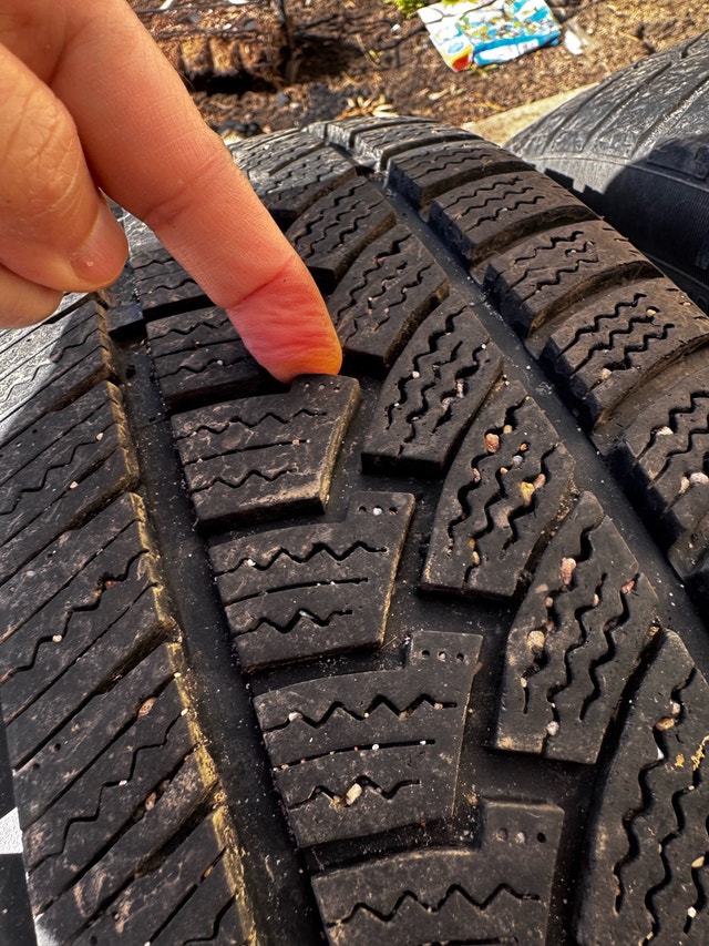 Three 225/40R18 92H Winter Tires